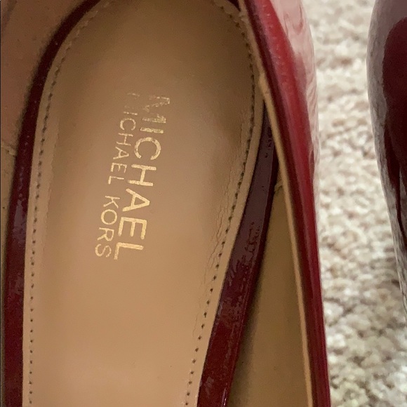 Shoes - Picture 3 of 8